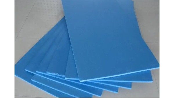 地暖鋪設選擇擠塑板還是白晶板？